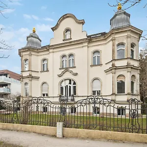 https://wiener-palais-am-zoo-park-arbeitsplatz-familie-7-pers-smart-tv.dresdenhotels.net