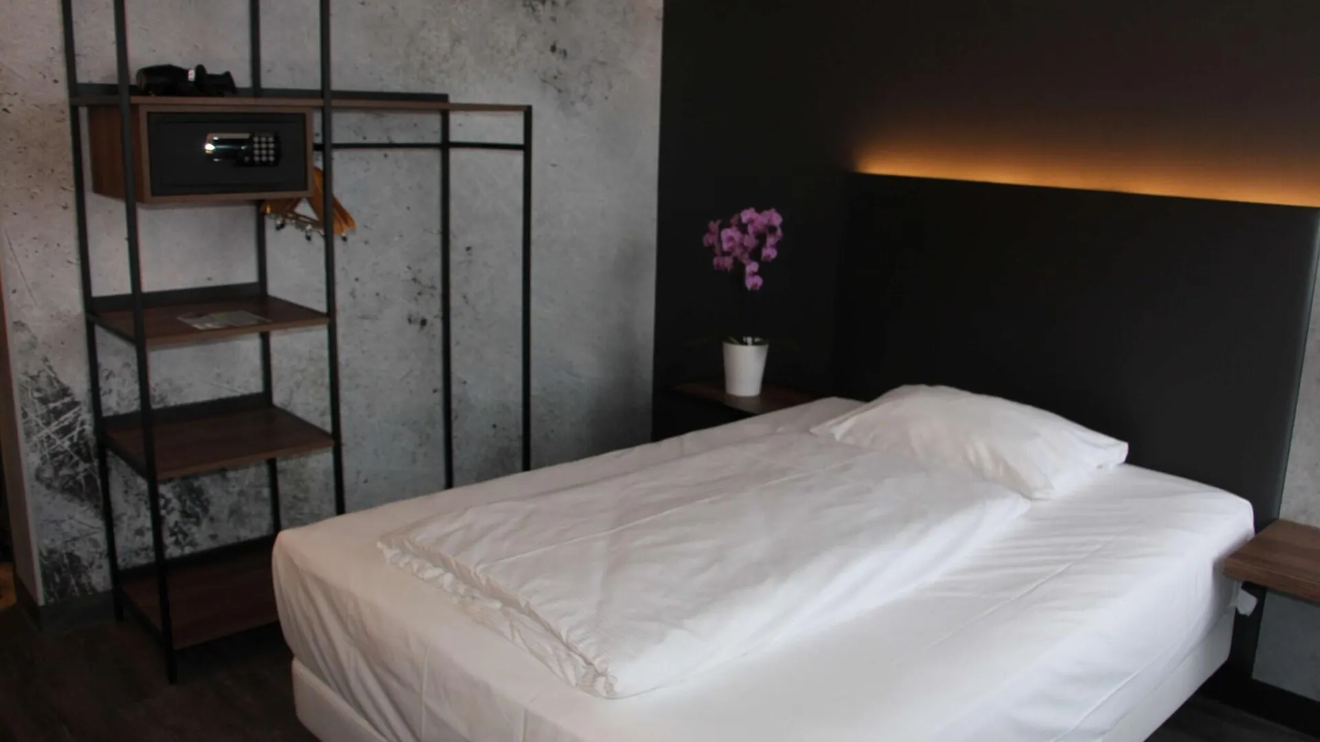 Scotty & Paul Hotel Deggendorf 4*,